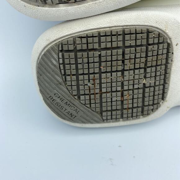 Bogs Womens Ramsey Service Clogs Shoes White Patent Leather Work Slip On 7 - Picture 9 of 9